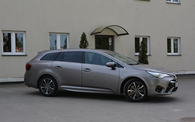 Toyota Avensis cena 48900 przebieg: 173900, rok produkcji 2015 z Grudziądz małe 704